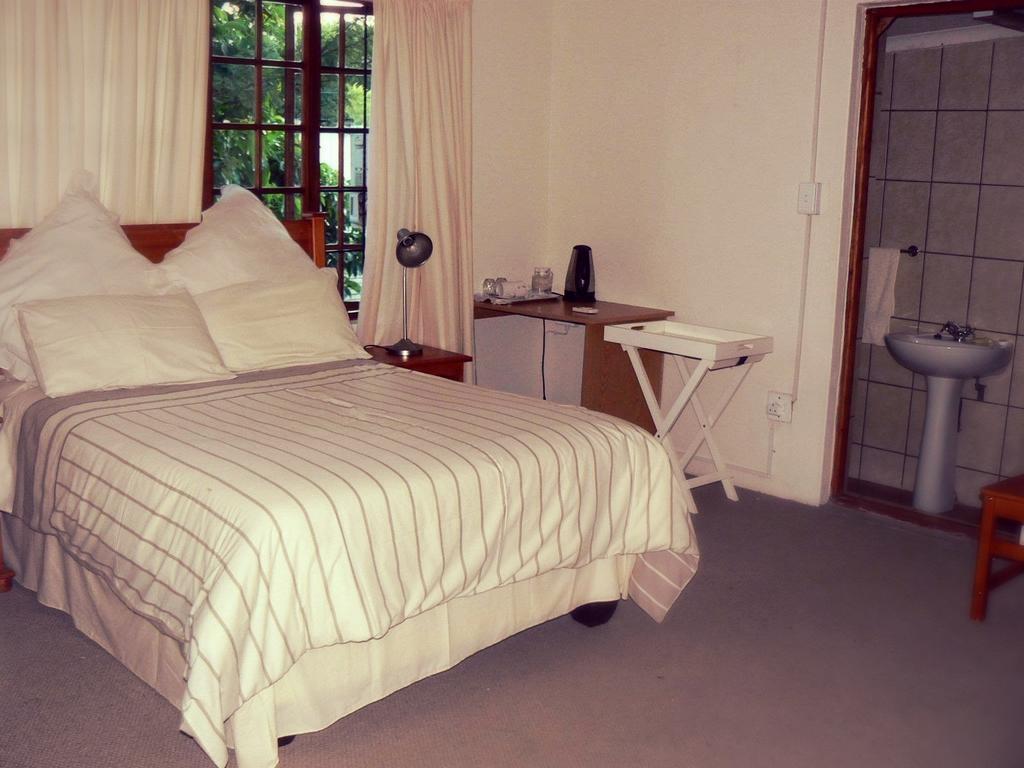 Country Link Guest Lodge Komatipoort Bagian luar foto