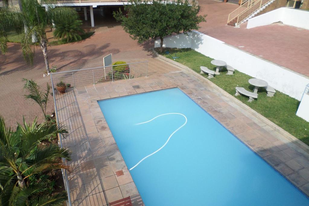 Country Link Guest Lodge Komatipoort Bagian luar foto