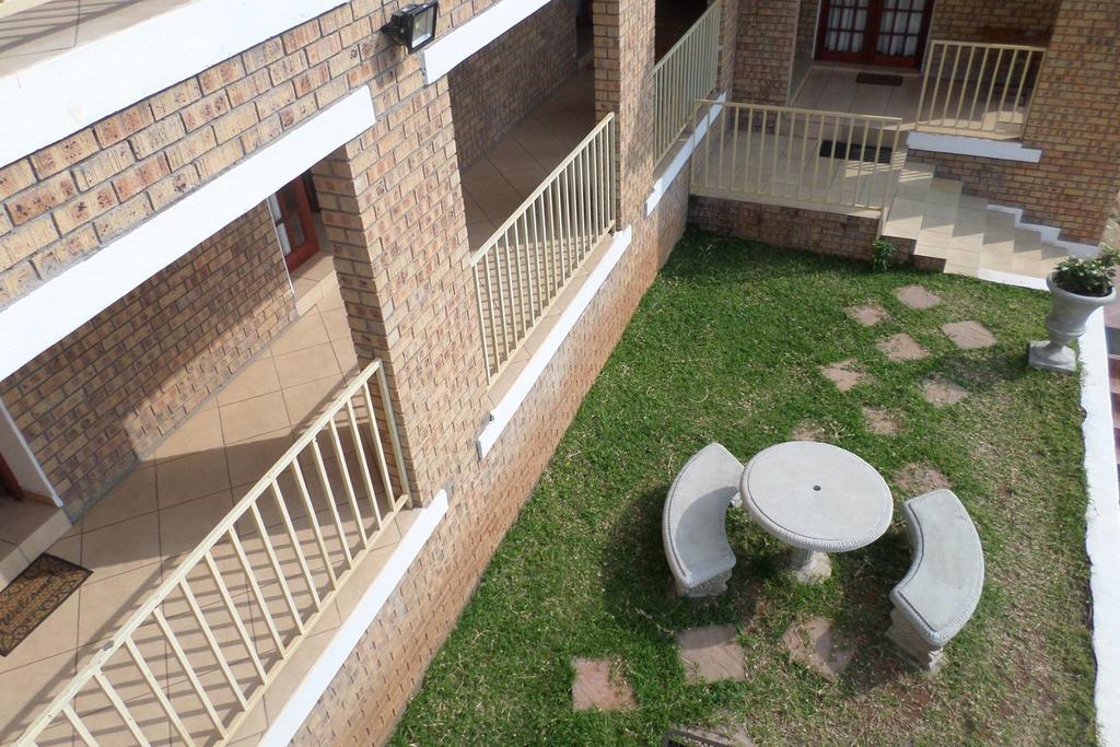 Country Link Guest Lodge Komatipoort Bagian luar foto