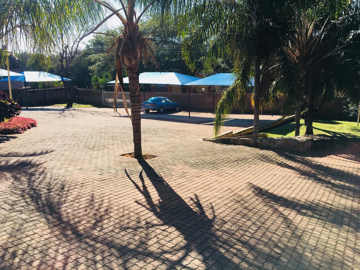 Country Link Guest Lodge Komatipoort Bagian luar foto