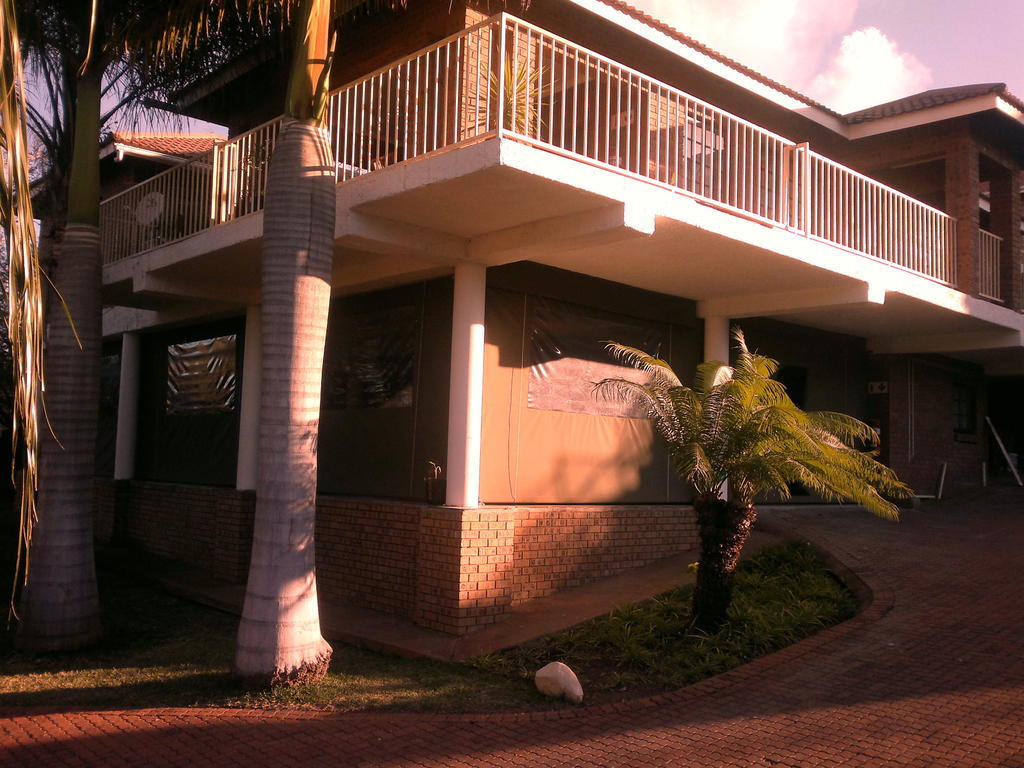 Country Link Guest Lodge Komatipoort Bagian luar foto